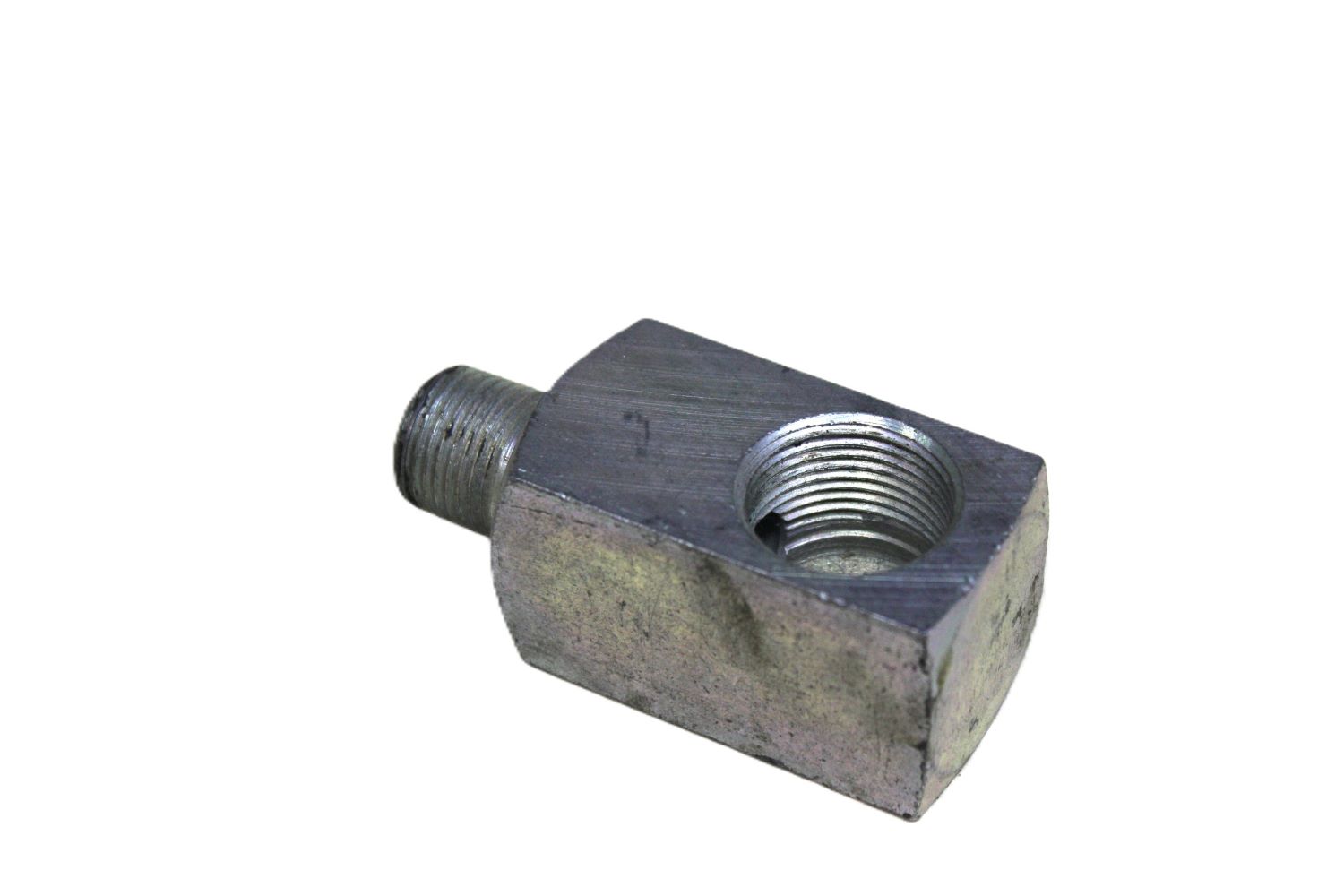 Тройник К3/8" М22*1,5 339824. Болты, гайки, шпильки